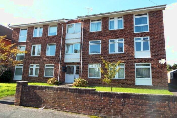 3 Bedroom Flat To Rent In Princes Court, Lyndhurst, SO43