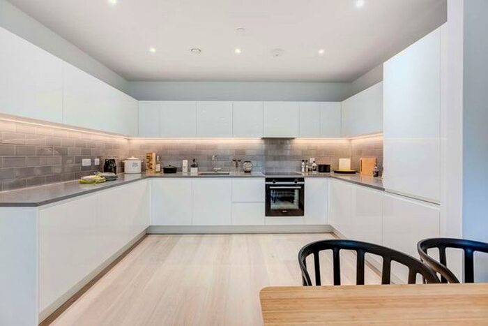 3 Bedroom Flat To Rent In Caravel House, Treacle Works, Royal Wharf, E16