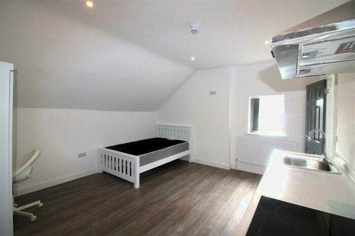 Studio To Rent In Derby Road, Nottingham, NG7