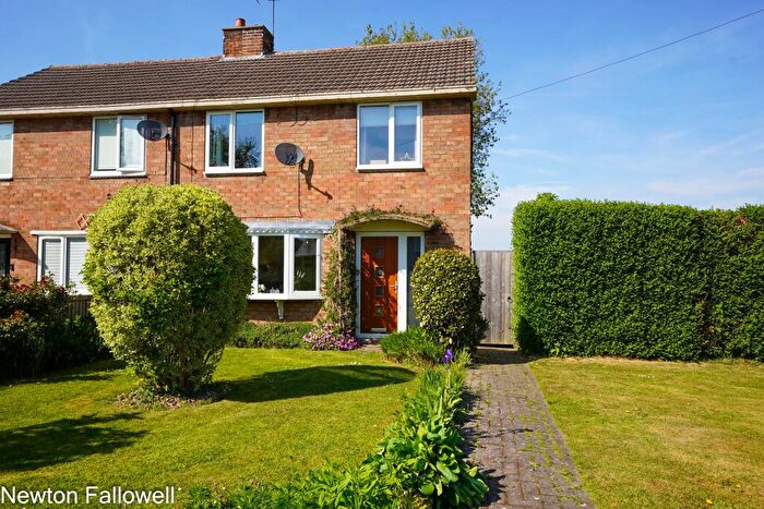 3 Bedroom Semi-Detached House For Sale In Church Close, North Wheatley, DN22