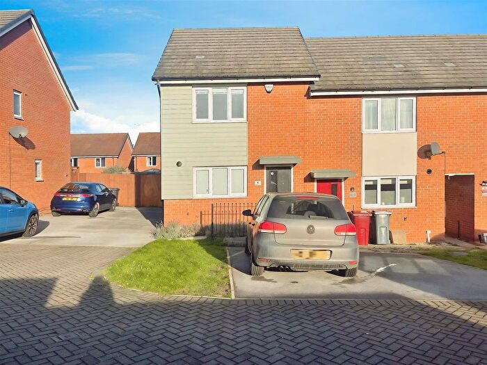 2 Bedroom End Of Terrace House For Sale In Heather Way, Shirebrook, Mansfield, NG20