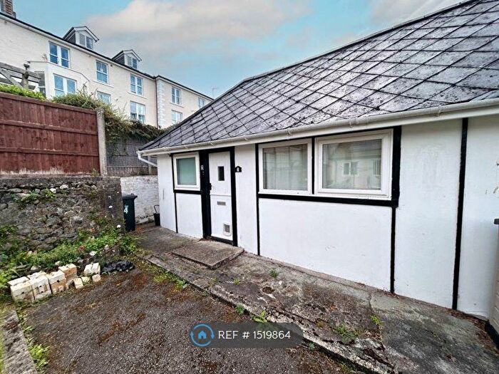2 Bedroom Bungalow To Rent In Queens Court, Llanfairfechan, LL33