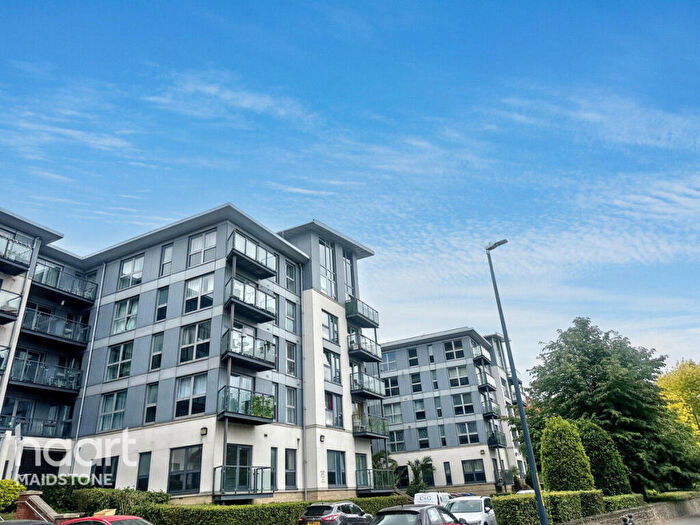 2 Bedroom Apartment For Sale In Mckenzie Court, Maidstone, ME14