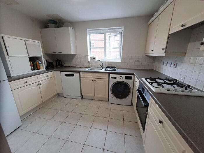 2 Bedroom Flat To Rent In Symphony Close, Edgware, HA8