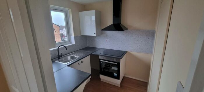 1 Bedroom Flat To Rent In Chaffinch Close, Edmonton, N9
