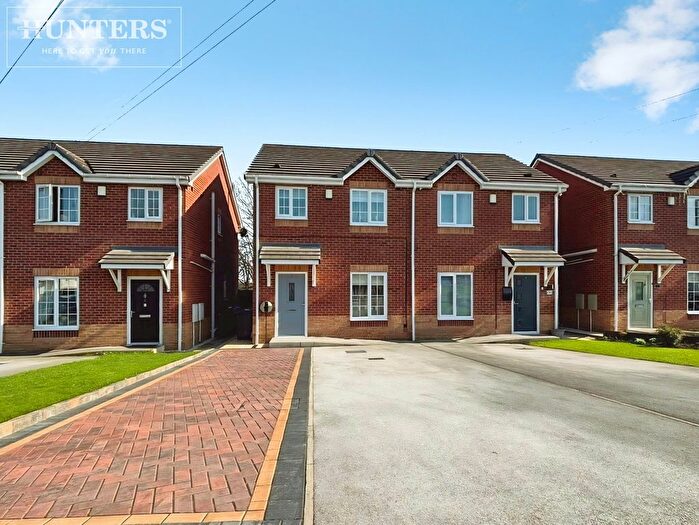 3 Bedroom Semi-Detached House For Sale In Lindhurst Road, Barnsley, S71