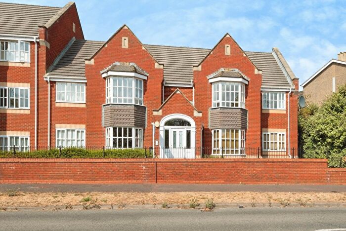 2 Bedroom Flat For Sale In Knaresborough Court, Bletchley, Milton Keynes, Buckinghamshire, MK3