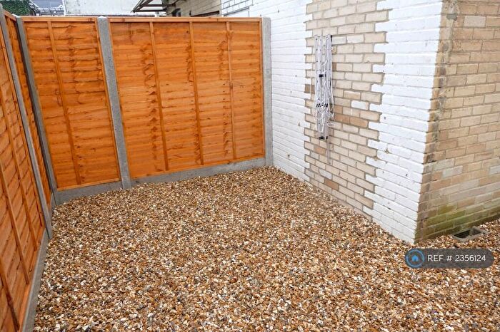 1 Bedroom Flat To Rent In Wimborne Road, Bournemouth, BH9