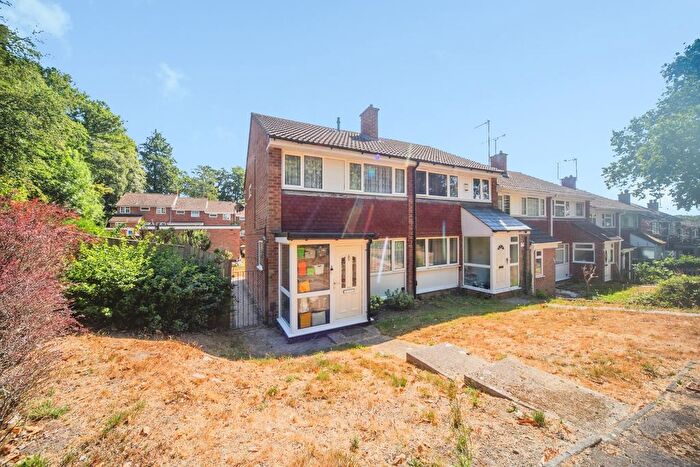 3 Bedroom End Terrace House For Sale In Petworth Gardens, Southampton, Hampshire, SO16