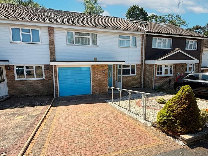 4 Bedroom Terraced House For Sale In Lower Tail, Carpenders Park, Watford, WD19