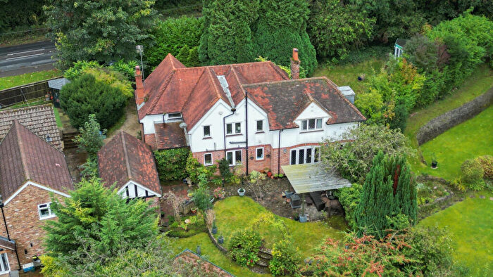 4 Bedroom Detached House For Sale In Amersham Road, Hazlemere, High Wycombe, Buckinghamshire, HP15