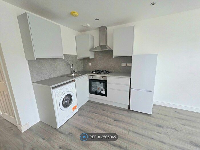 2 Bedroom Flat To Rent In Kingston Road, Ilford, IG1