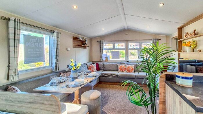 3 Bedroom Park Home For Sale In Hedley Wood Holiday Park, EX22