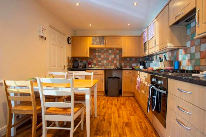 4 Bedroom Property To Rent In Parklands Drive, Loughborough, LE11