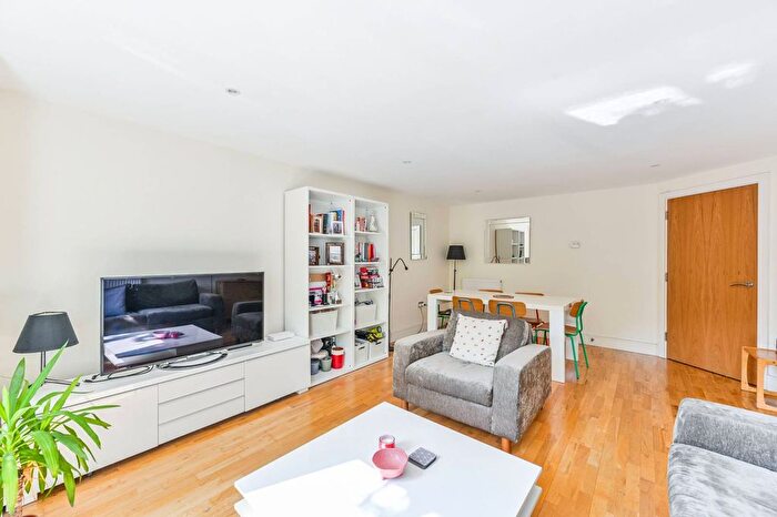 1 Bedroom Flat To Rent In Liberty Street, Oval, London, SW9