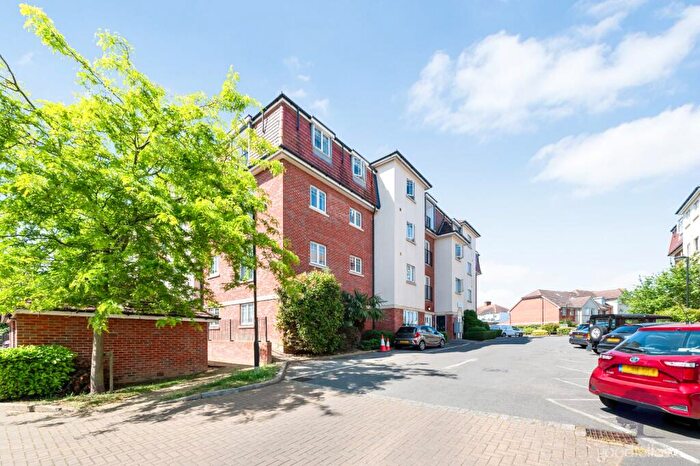 1 Bedroom Apartment To Rent In Schoolgate Drive, Morden, SM4