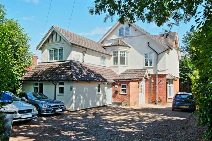 Studio To Rent In Constitution Hill, Woking, GU22