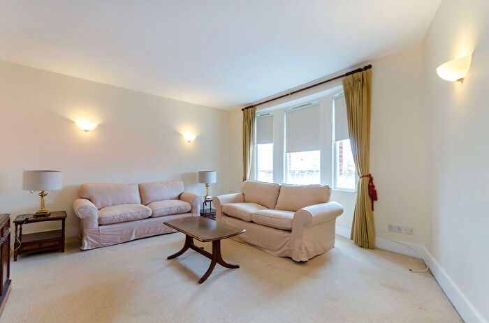 2 Bedroom Maisonette To Rent In Kingston Road, Wimbledon, London, SW19