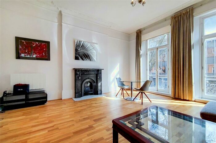 2 Bedroom Flat To Rent In Colosseum Terrace, London, NW1