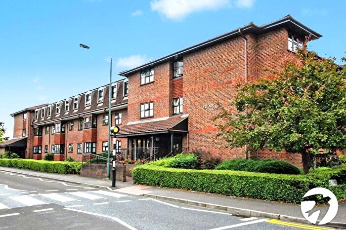 1 Bedroom Flat For Sale In Hatherley Crescent, Sidcup, Kent, DA14