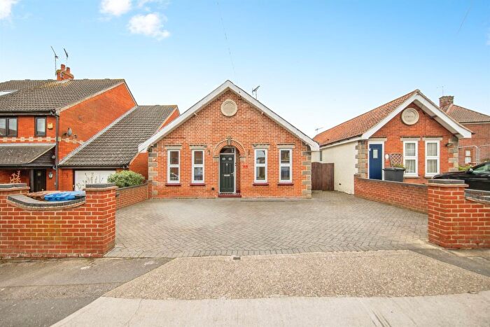 2 Bedroom Detached Bungalow For Sale In Pitcairn Road, Ipswich, IP1