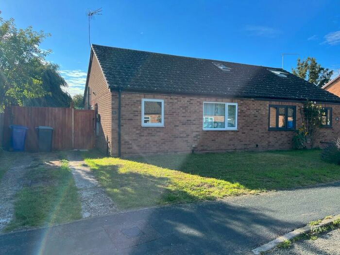 2 Bedroom Bungalow To Rent In Laburnum Close, IP28