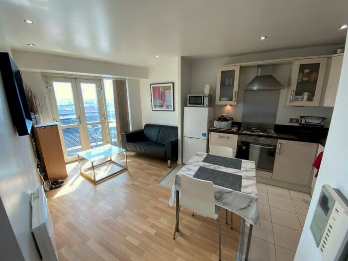 1 Bedroom Apartment To Rent In Masshouse Plaza, Birmingham, West Midlands, B5