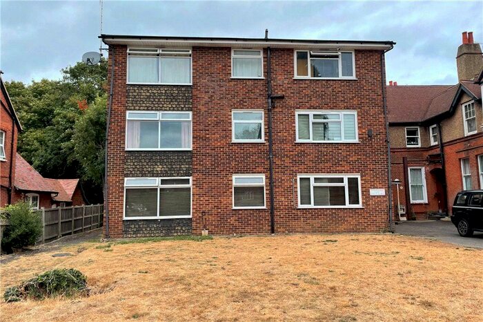2 Bedroom Flat To Rent In Clandon Road, Guildford, Surrey, GU1