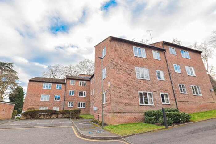 1 Bedroom Flat To Rent In Badgers Copse, Orpington, BR6