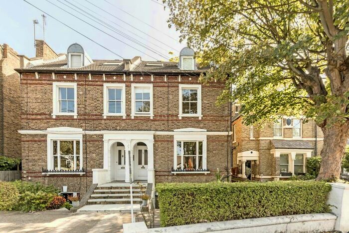 2 Bedroom Flat To Rent In Amyand Park Road, St Margarets, Twickenham, TW1