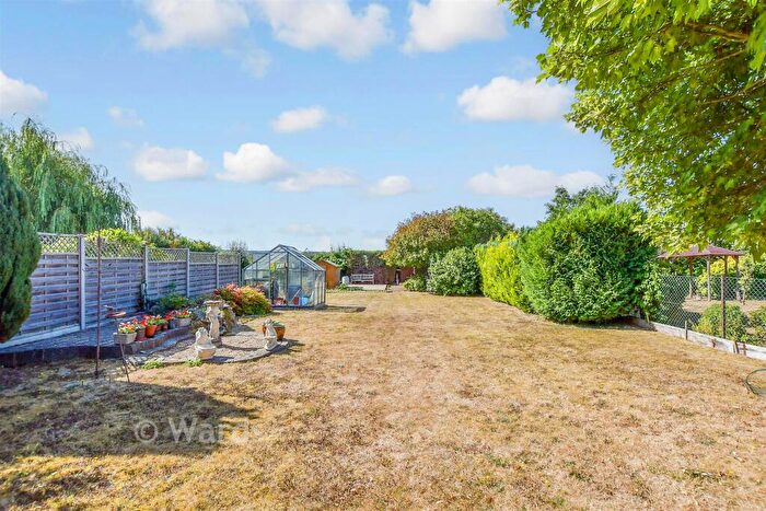 4 Bedroom Chalet For Sale In Glebe Lane, Maidstone, Kent, ME16