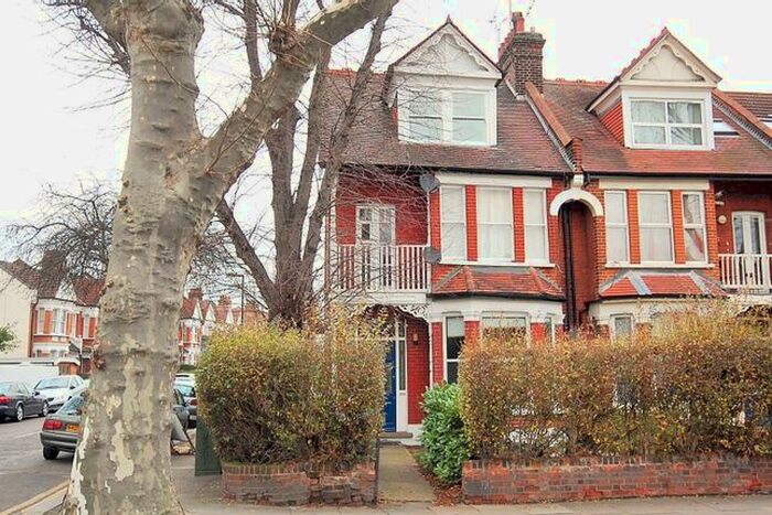 1 Bedroom Flat To Rent In Priory Road, London, United Kingdom, N8