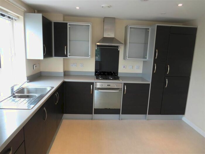 2 Bedroom Flat To Rent In Ffordd James Mcghan, Cardiff, CF11
