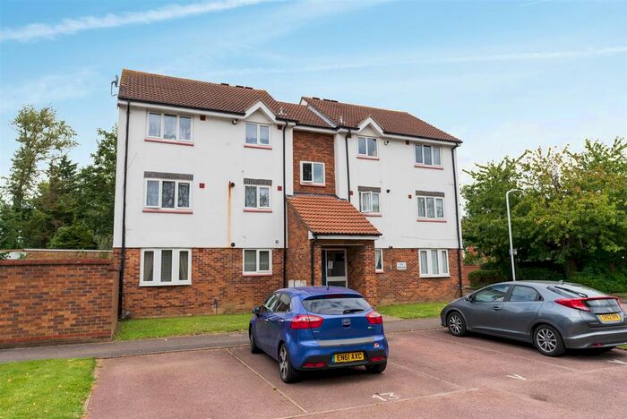 2 Bedroom Flat To Rent In Peplow Close, West Drayton, UB7