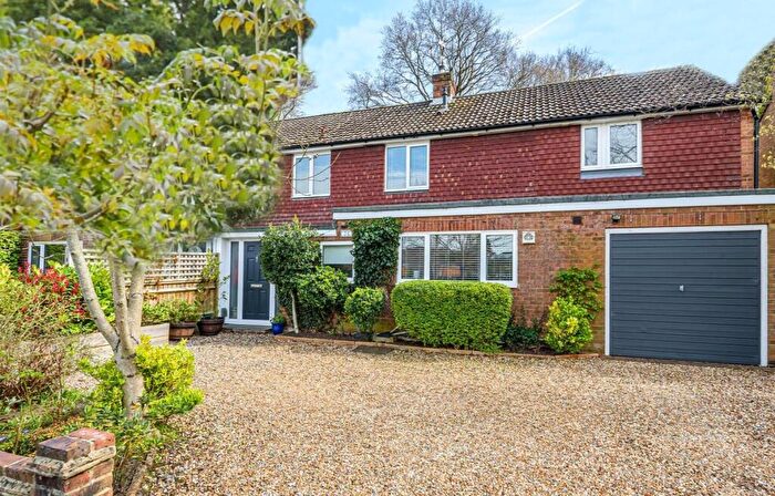 4 Bedroom Semi-Detached House For Sale In Glen Road, Fleet, GU51