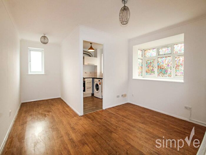 1 Bedroom Flat To Rent In Redford Close, Feltham, Middlesex, TW13