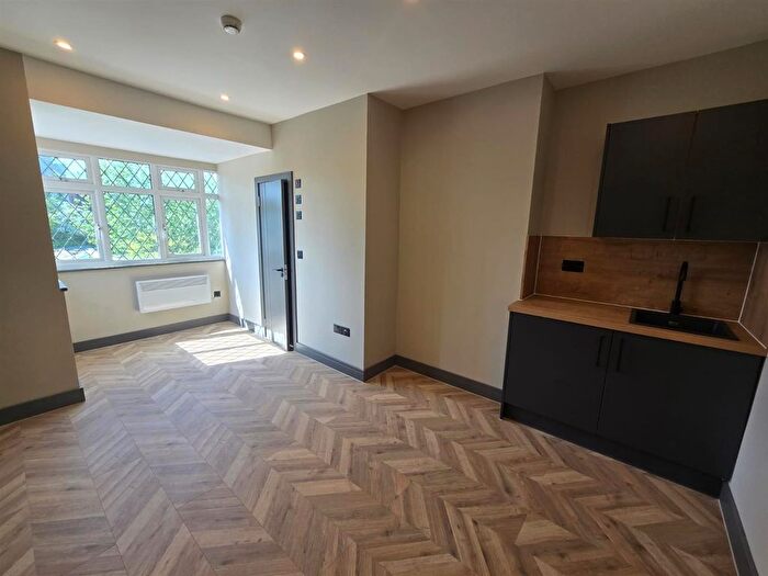 Studio To Rent In London Road, Ewell, KT17