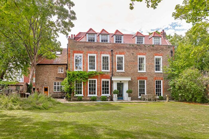 4 Bedroom Flat For Sale In Mortlake High Street, East Sheen, SW14