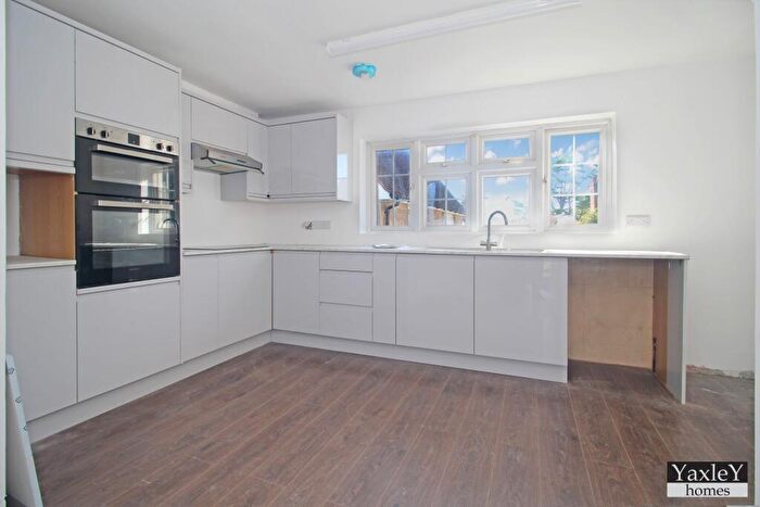 3 Bedroom Apartment To Rent In Church Street, CM8