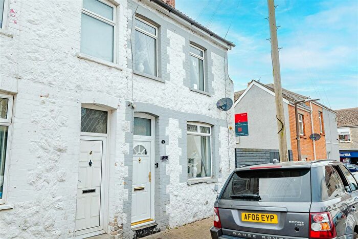 2 Bedroom End Of Terrace House For Sale In Llewellyn Street, Barry, CF63
