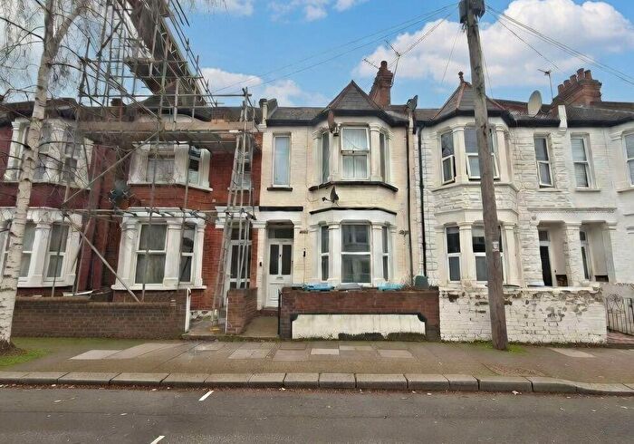 2 Bedroom Flat For Sale In A Burns Road, Willesden, London, NW10