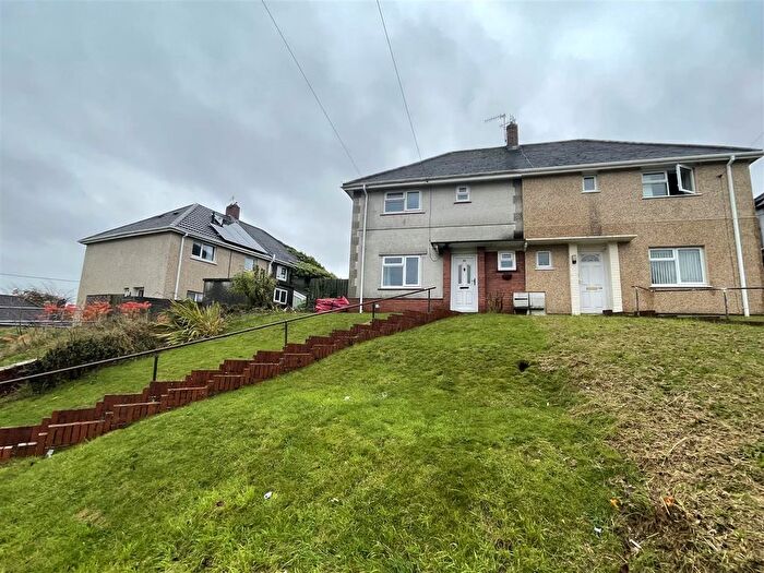 2 Bedroom Semi Detached House For Sale In Maestir, Llanelli, SA15