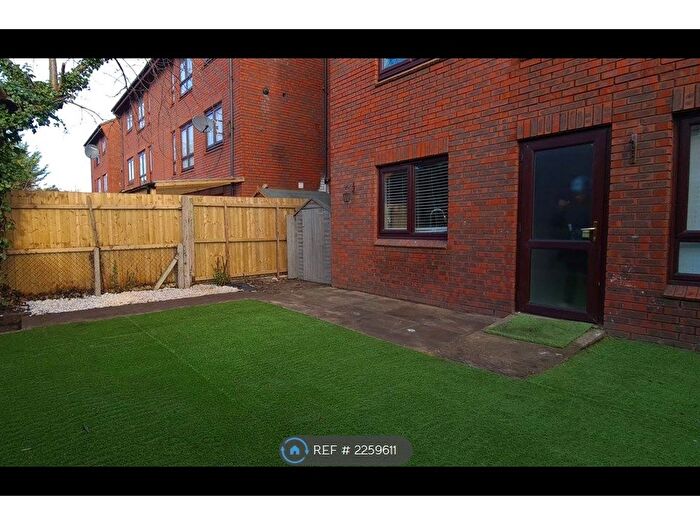 2 Bedroom Flat To Rent In Eastney Road, London, CR0