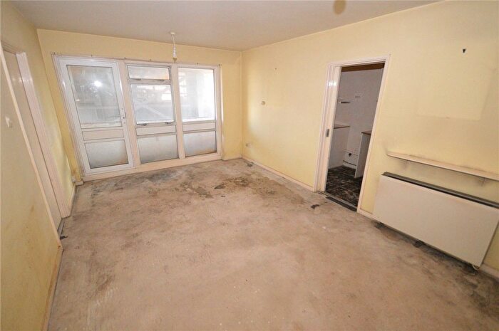3 Bedroom Flat For Sale In Fosse Way Court, The Esplanade, Seaton, EX12