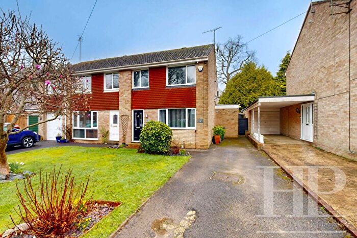 3 Bedroom Semi Detached House For Sale In Heathfield, Crawley, RH10