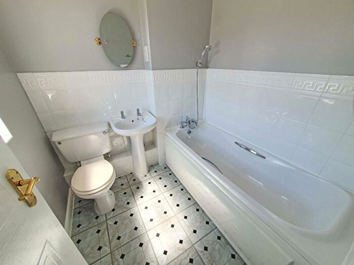 3 Bedroom Detached House For Sale In Woodsia Close, Boughton Vale, Rugby, CV23