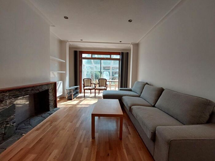 5 Bedroom Semi-Detached House To Rent In Saddlescombe Way, North Finchley, London, N12