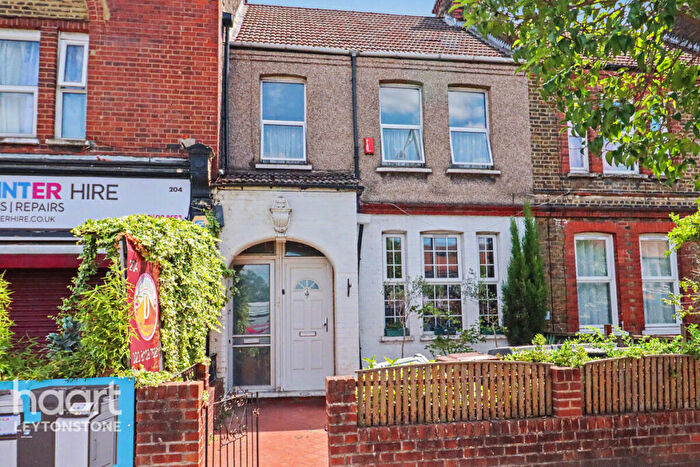 2 Bedroom Flat For Sale In Lea Bridge Road, London, E10