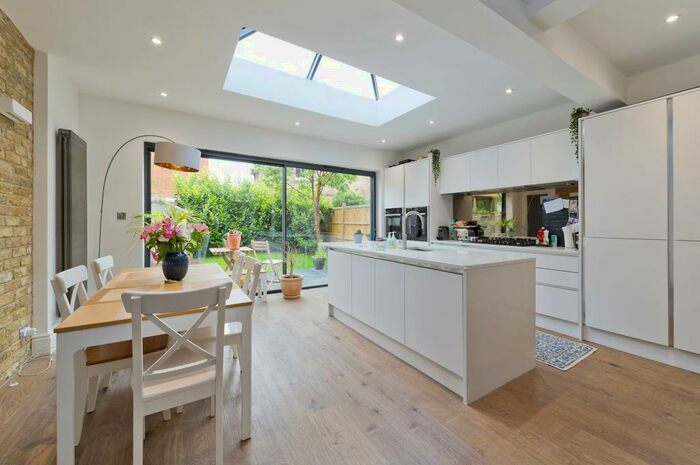 4 Bedroom Semi-Detached House To Rent In Graemesdyke Avenue, London, SW14