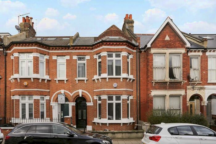 4 Bedroom Property To Rent In Gaskarth Road, London, SW12